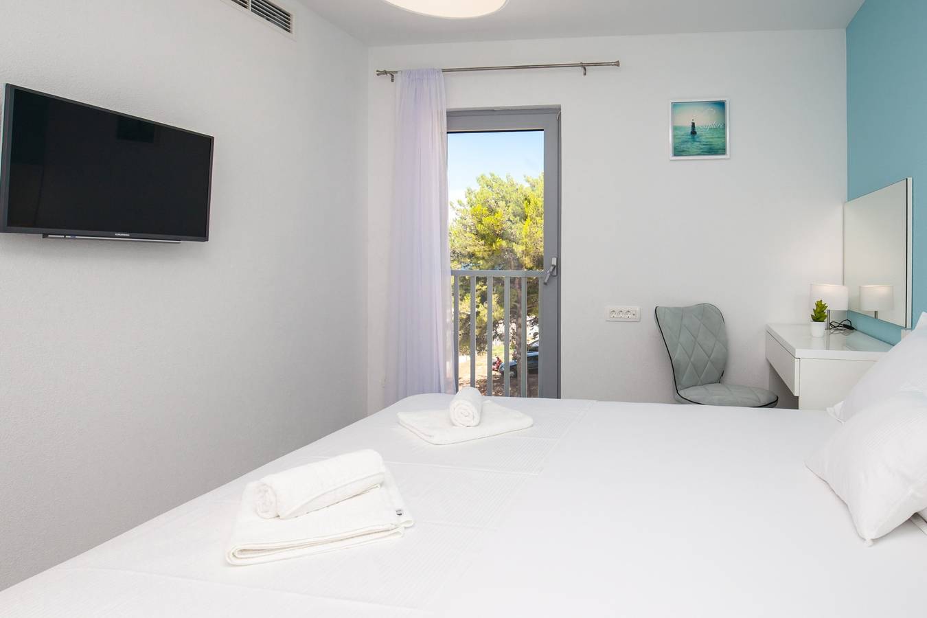 Ganze Wohnung, Dva Galeba - One Bedroom Apartment with Sea View (204) in Bol, Brac