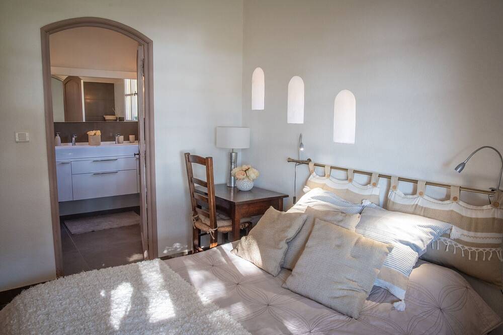 Holiday rental with pool Saint Chamas Ls7-440. in Saint-Chamas, Istres region