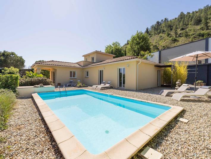 Ferienhaus für 6 Personen, mit Terrasse und Garten sowie Pool in Les Vans