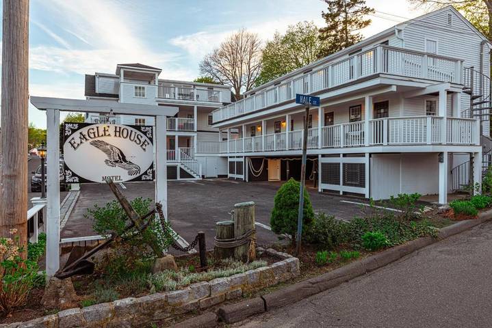 Hôtel pour 5 personnes, avec balcon et jardin