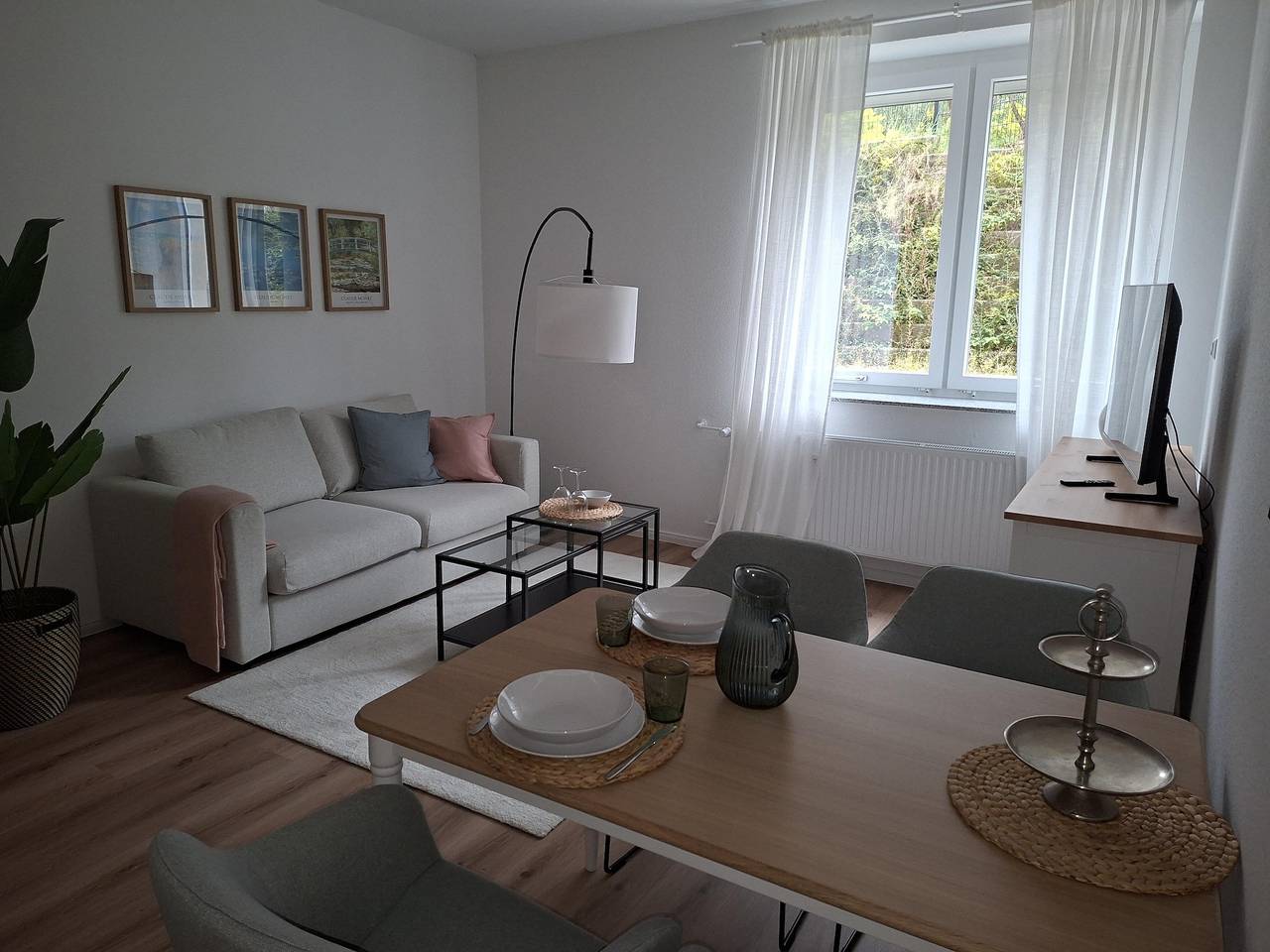 Geheel vakantieappartement, Barrierearme Ferienwohnung am Königsberg in Bad Pyrmont, Weserbergland