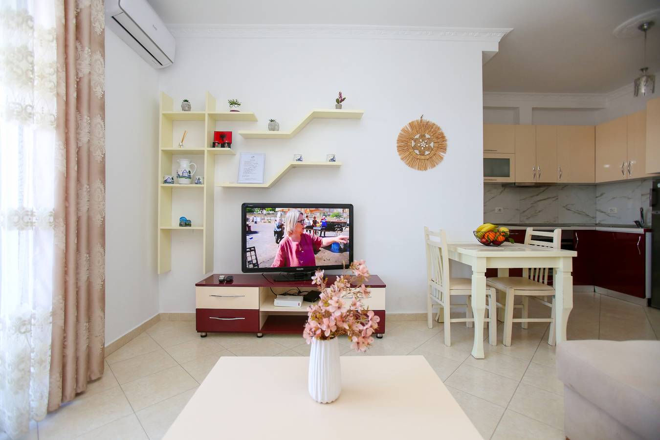Apartamento entero, Apartamento de vacaciones para 4 personas con vistas al mar in Vlorë (Ciudad), Vlorë