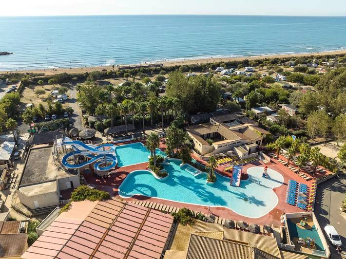Camping pour 4 personnes, avec Terrasse et Piscine