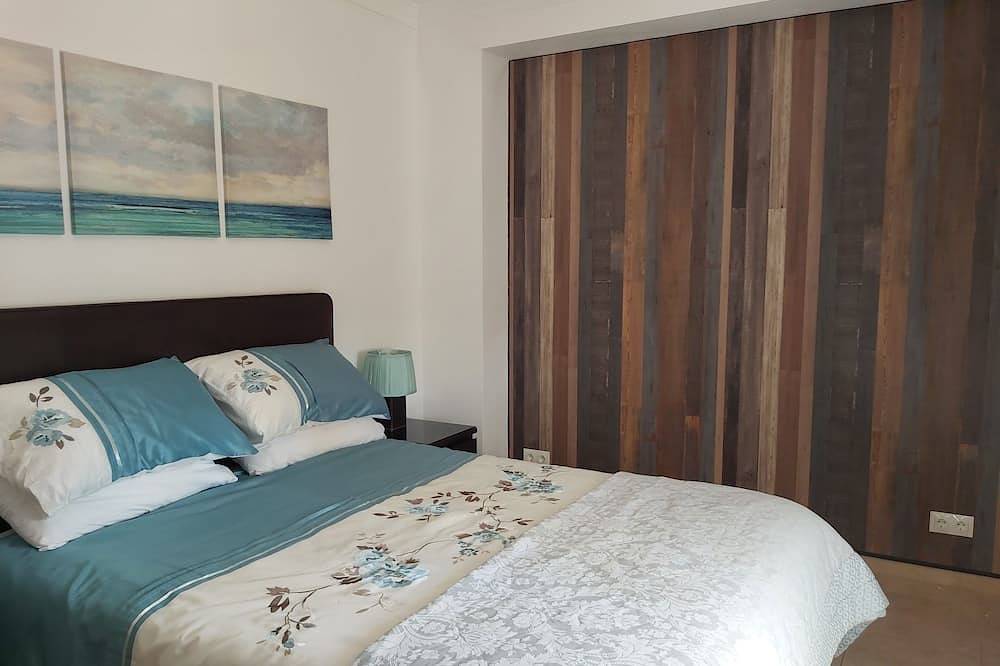 Ganze Wohnung, Luxury Roof Terrace Apartment With Amazing Views, a chlorine free Pool/hot tub in Fuente del Conde, Iznájar