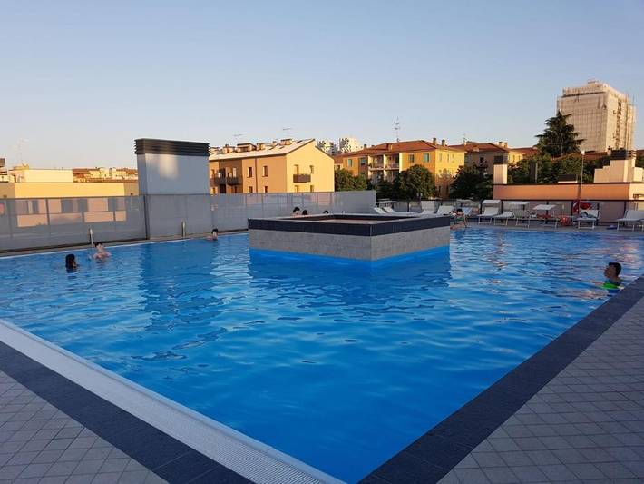 Ferienwohnung für 4 Personen, mit Balkon und Terrasse sowie Pool und Ausblick