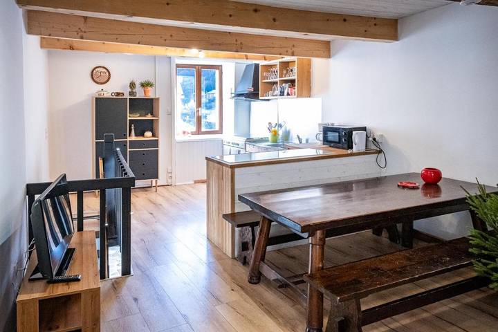 Location de vacances pour 5 personnes, avec terrasse et vue, animaux acceptés dans Mijanès