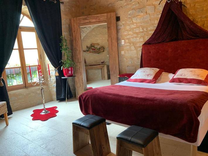 Location de vacances pour 2 personnes, avec piscine ainsi que jacuzzi et jardin à Quézac - 2