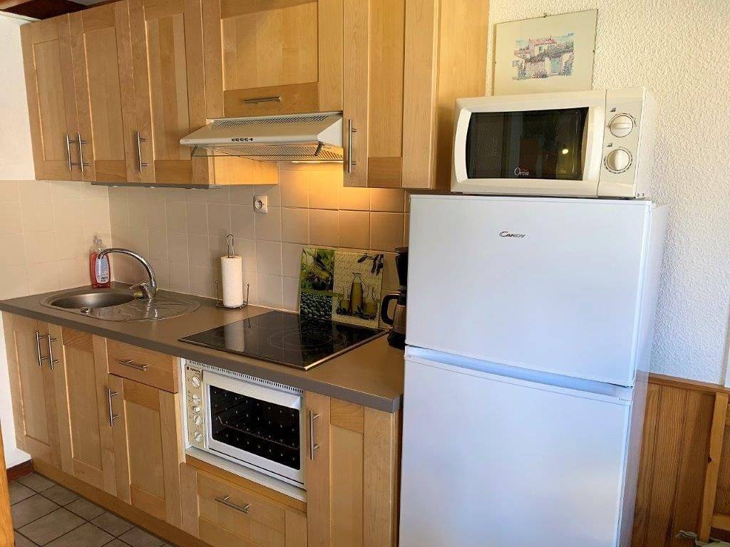 Appartement de vacances entier, La Palmyre - Petite Villa Mitoyenne - Piscine Collective - proche centre in La Palmyre, Les Mathes