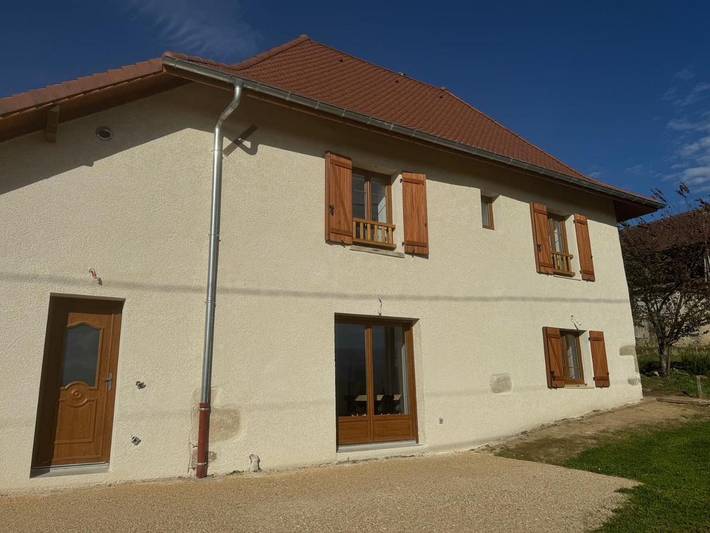 Location de vacances pour 6 personnes, avec jardin ainsi que vue et terrasse à Saint-Genix-sur-Guiers - 4