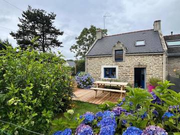 Gîte pour 3 personnes, avec jardin à Camors