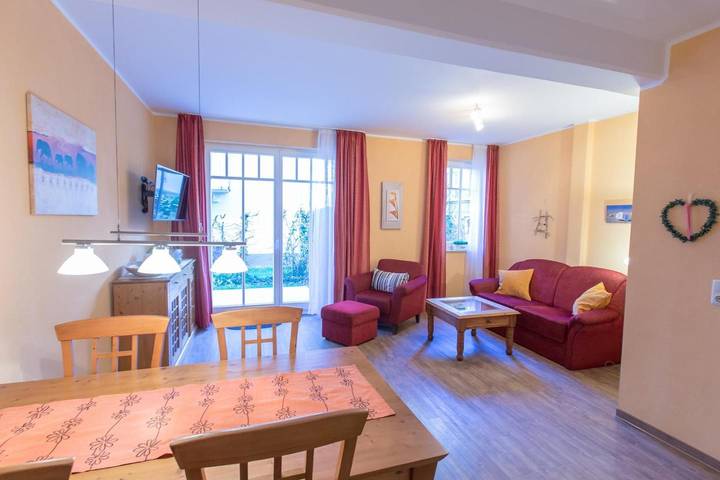 Ferienwohnung für 3 Personen, mit Terrasse und Garten in Ostseebad Kühlungsborn