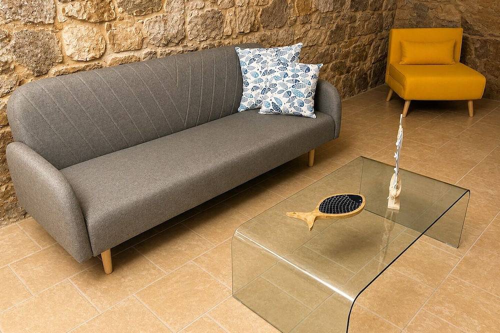 Ganze Wohnung, Maison Tabarka: Comfort and Design Suites in the Historic Center of Carloforte in Carloforte, Sulcis Iglesiente