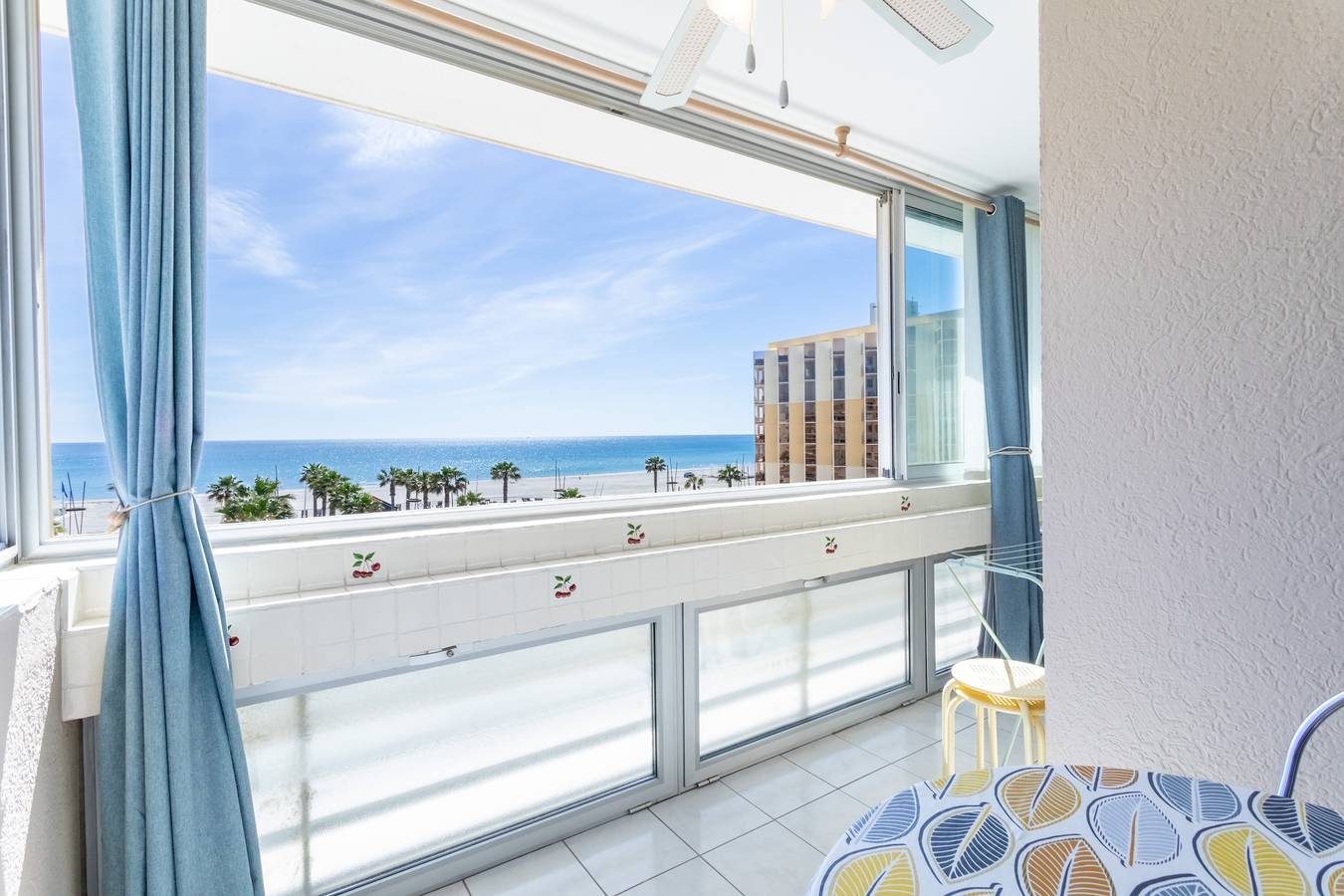 Appartamento intero, Appartamento 'Appartement Canet Plage Front Mer' con vista mare, terrazza privata e aria condizionata in Canet-en-Roussillon, Côte d'Améthyste
