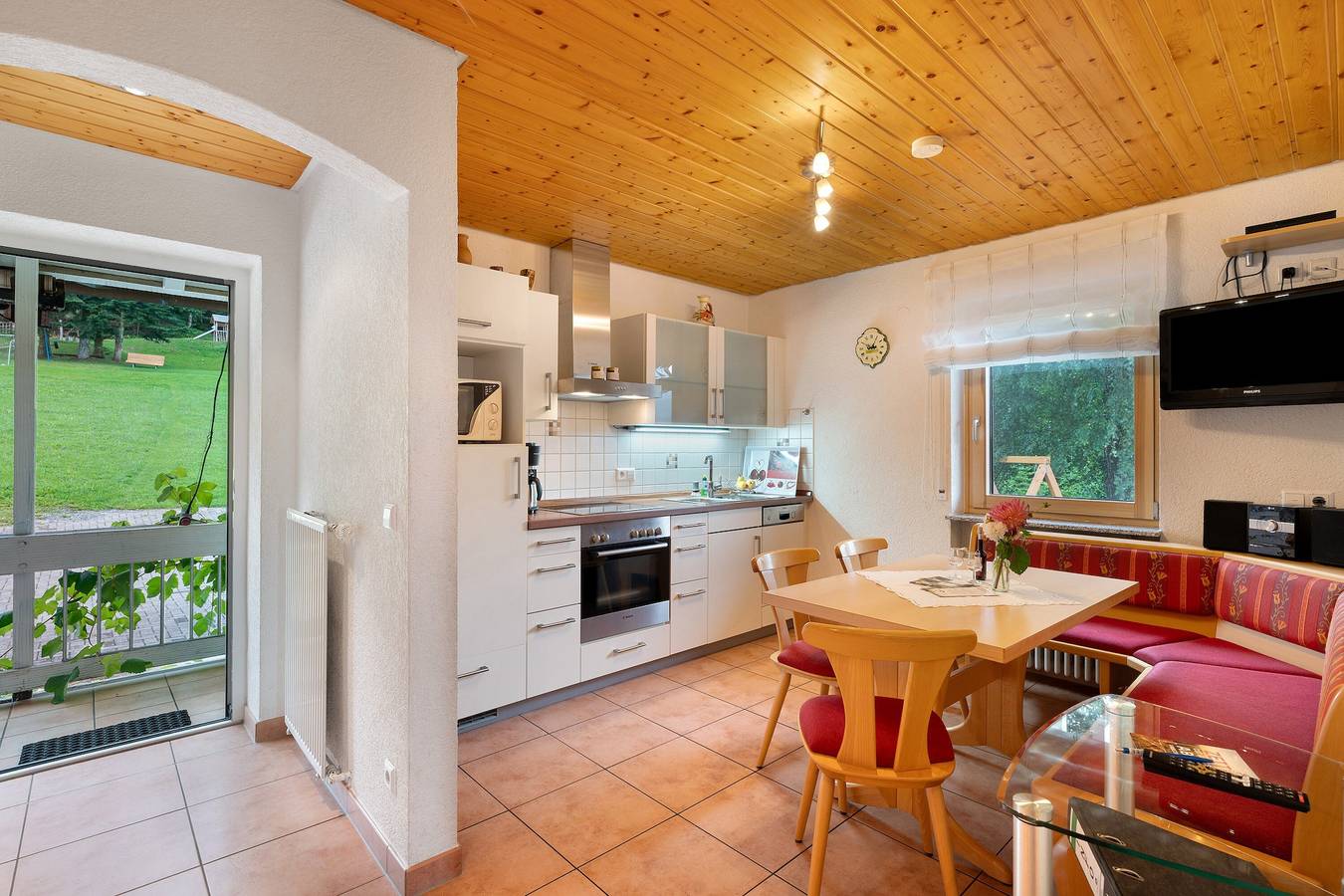 Ganze Wohnung, Löcherhansenhof: Ferienwohnung '1' mit Bergblick, Gemeinschaftsterrasse und Wi-Fi in Bad Peterstal-Griesbach, Mittlerer Schwarzwald