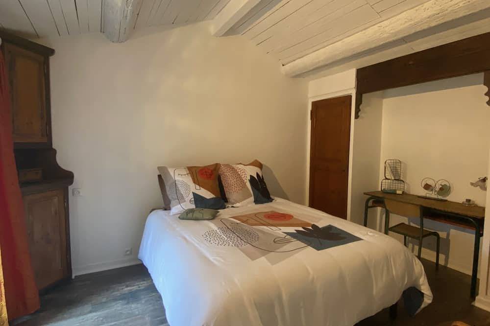 Apartamento entero, Studio Indépendant au Calme Avec Piscine in Tarascón, Region de Arles