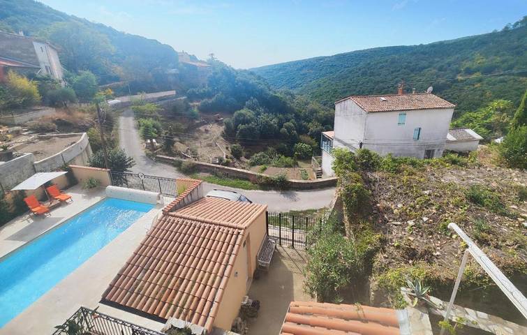 Location de vacances pour 8 personnes, avec Piscine à Cabrerolles