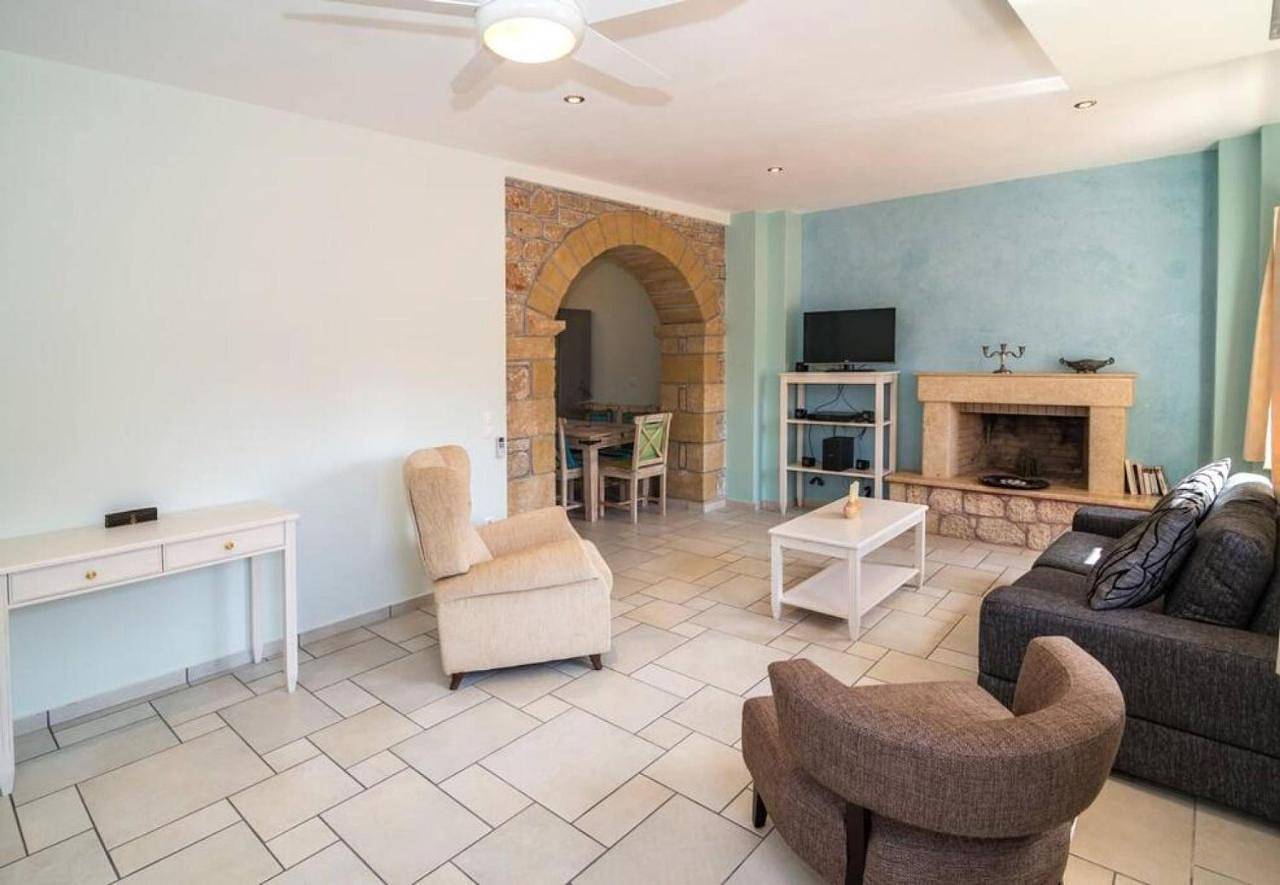 Three-Bedroom Villa in Stoupa, Mani Peninsula