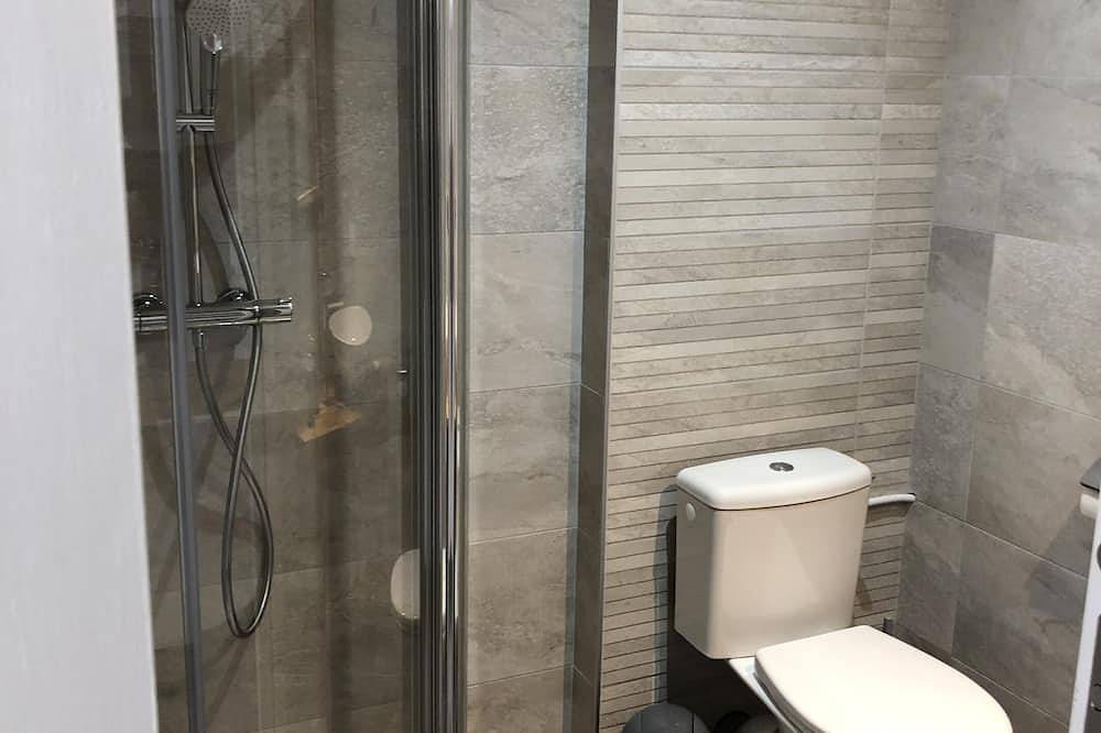 Ganze Wohnung, Place 28-Studio-Klassisch-Ensuite mit Bad-Strassenblick in Joué-sur-Erdre, Loire-Tal