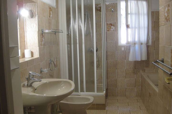 Gîte pour 4 personnes, avec jardin et terrasse à Bastelicaccia - 4