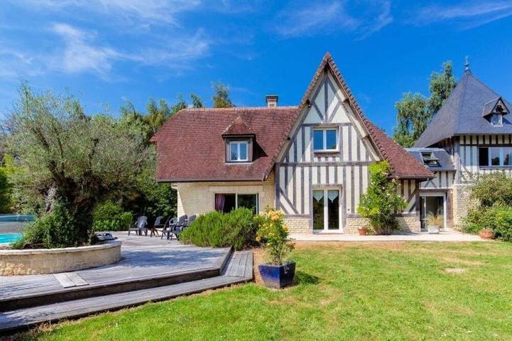 Location de vacances pour 18 personnes, avec Balcon ainsi que Terrasse et Jardin à Périers-en-Auge