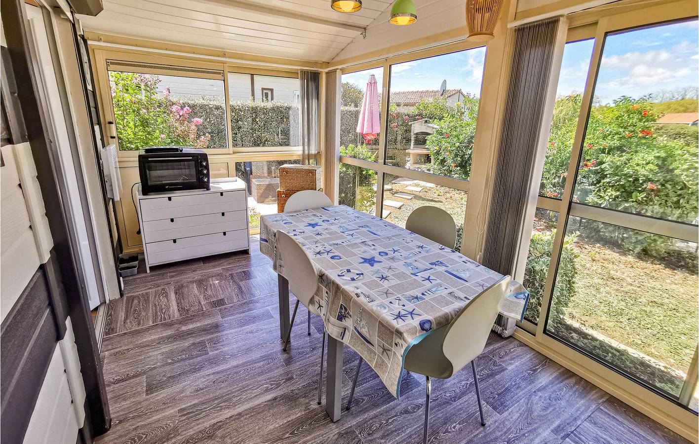 Charmant appartement avec piscine et garage, à proximité de la ville et de la rivière in L'Aiguillon-sur-Vie, Vallée de la Loire