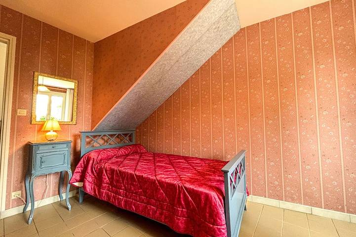 Gîte pour 10 personnes, avec Jardin et Piscine à Faverolles - 4