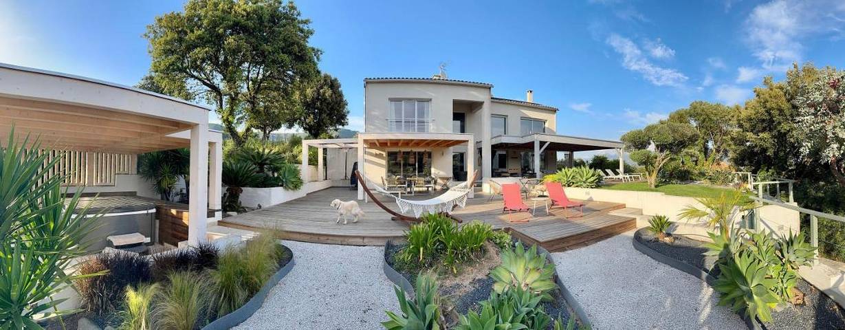 Chalet para 12 personas, con jardín además de vistas y piscina, Se admiten mascotas - 1