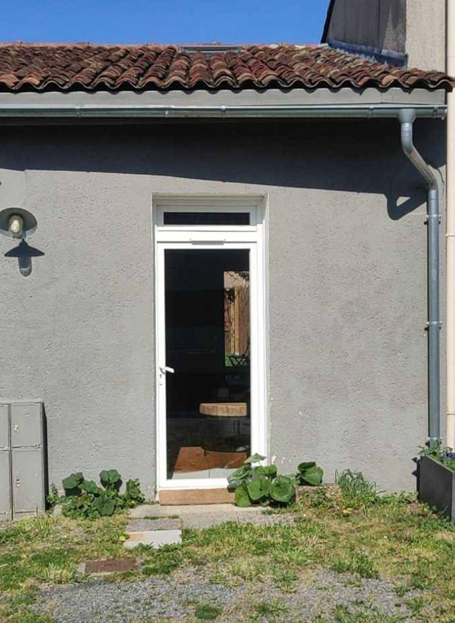 Location de vacances pour 3 personnes, avec jardin et vue à Monnières - 2