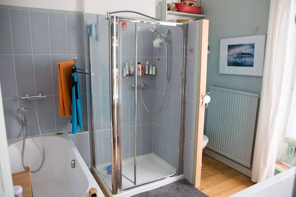 Haus mit Garten in Trentemoult, typisches Dorf entlang der Loire in Rezé, Nantes und Umgebung