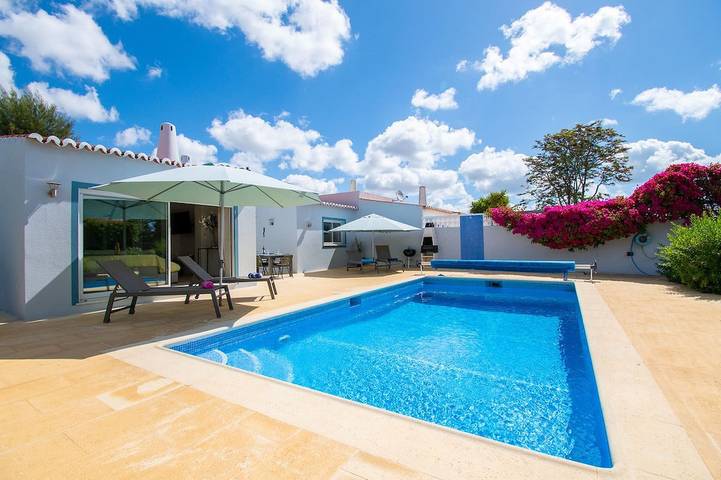 Casa de férias para 4 pessoas, com jardim no Algarve