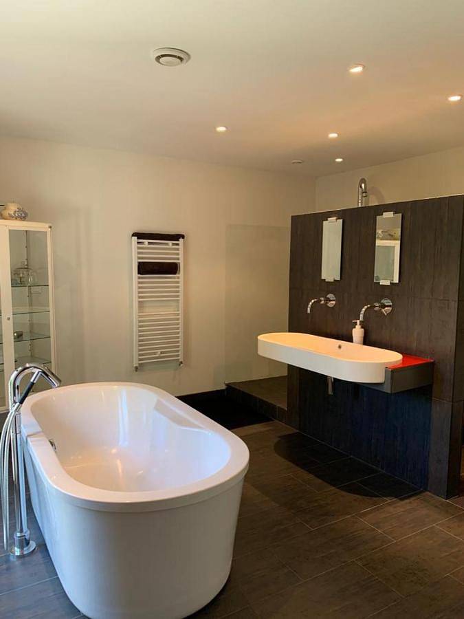 Chambre d’hôte pour 5 personnes, avec jardin et piscine, animaux acceptés à Cabannes