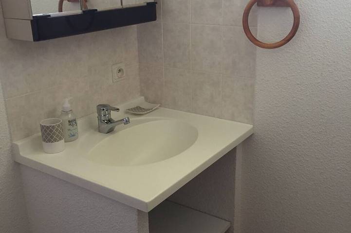 Gîte pour 5 personnes, avec terrasse et jacuzzi à Puy-Sanières - 4