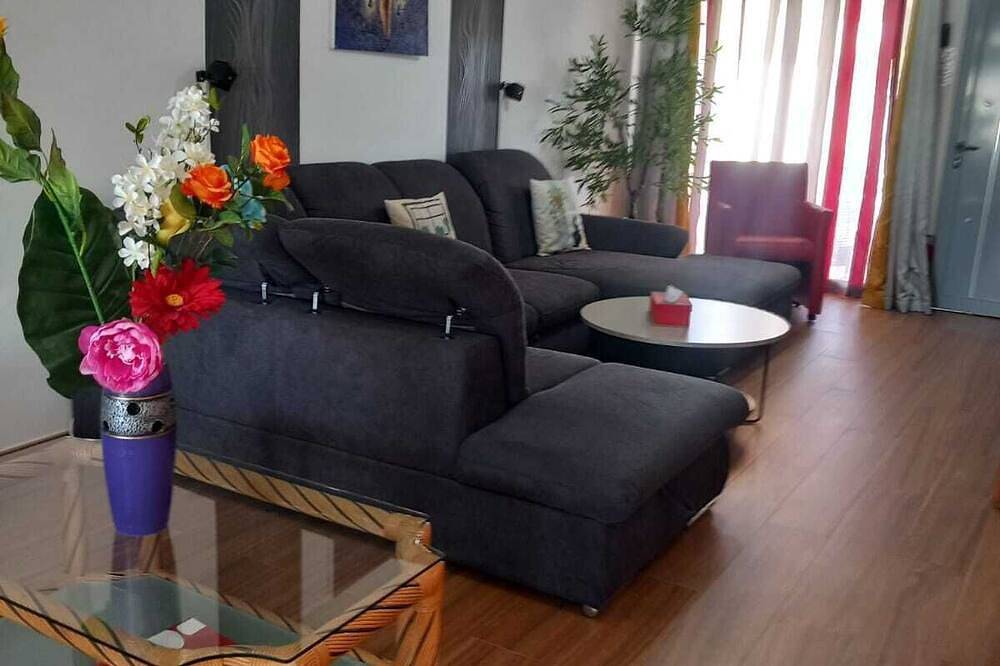 Olhao neues, helles, modernes, gut ausgestattetes Haus mit Terrasse und Solarium in Quelfes, Parque Natural da Ria Formosa