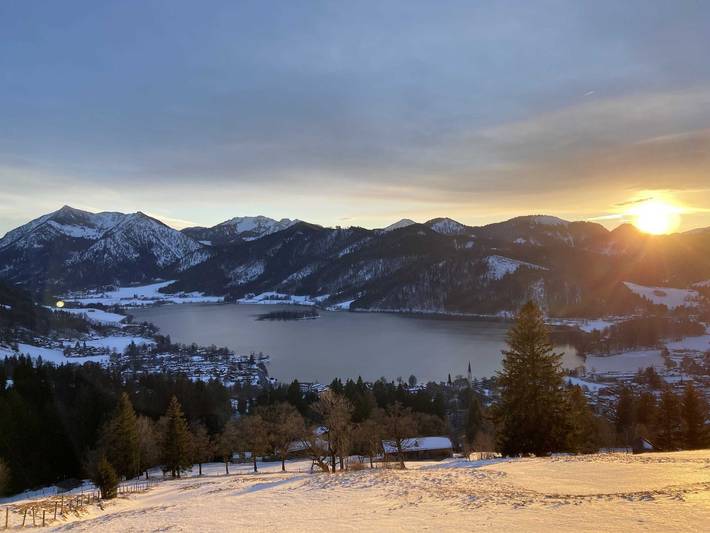 Ferienwohnung für 2 Personen, mit Balkon und Ausblick sowie Seeblick in Alpenland Tegernsee Schliersee