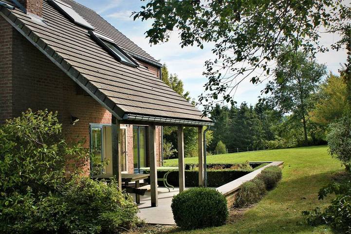 Maison de vacances pour 12 personnes, avec jardin et terrasse à Gedinne
