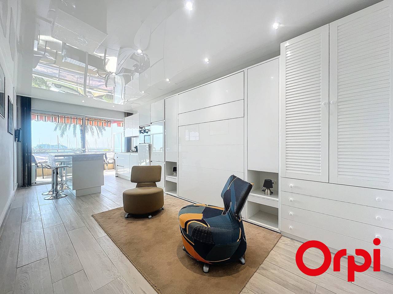 Studio entier, Studio rénové avec terrasse, climatisation et parking à Menton in Menton, Région de Nice