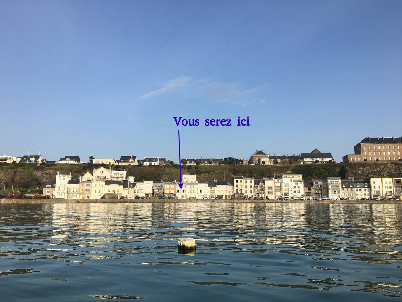 Appartement entier, Gîte "Le 13" - Location de vacances vue sur mer in Granville, Côte de la Déroute