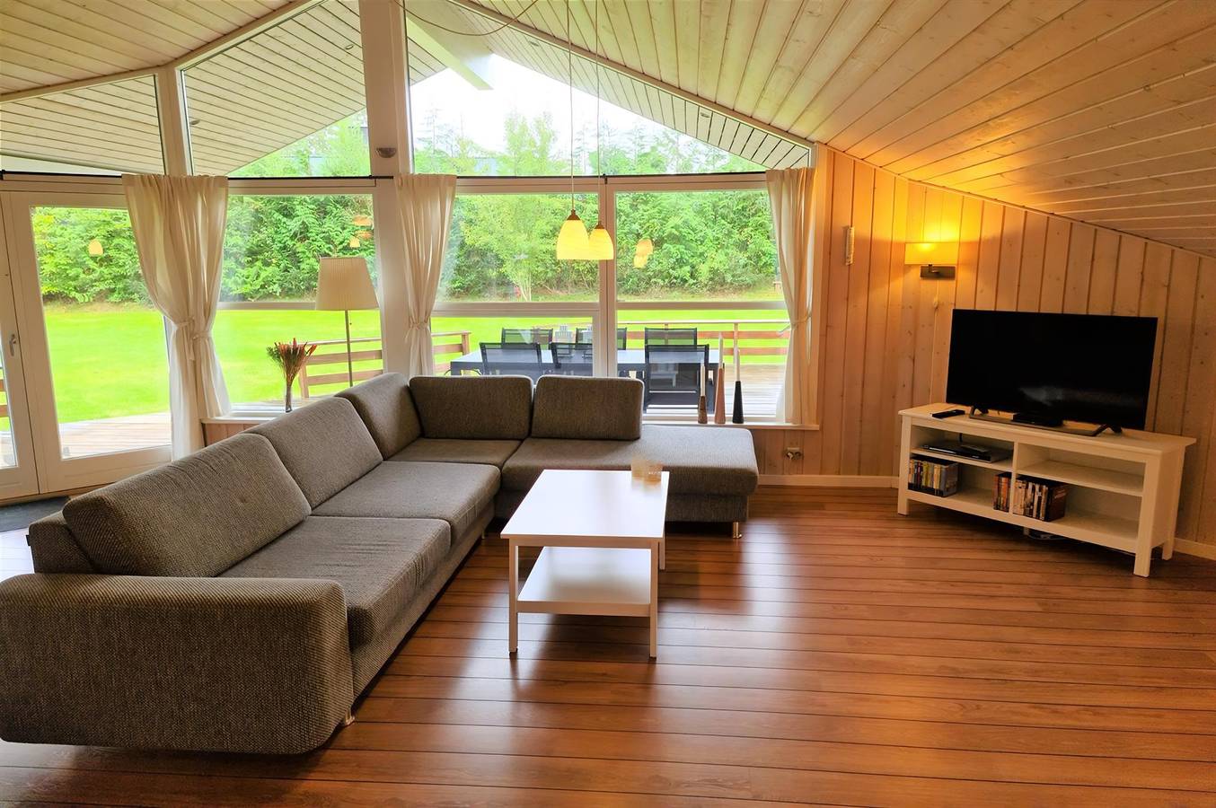 Home in Glesborg with sauna in Fjellerup Strand, Djursland