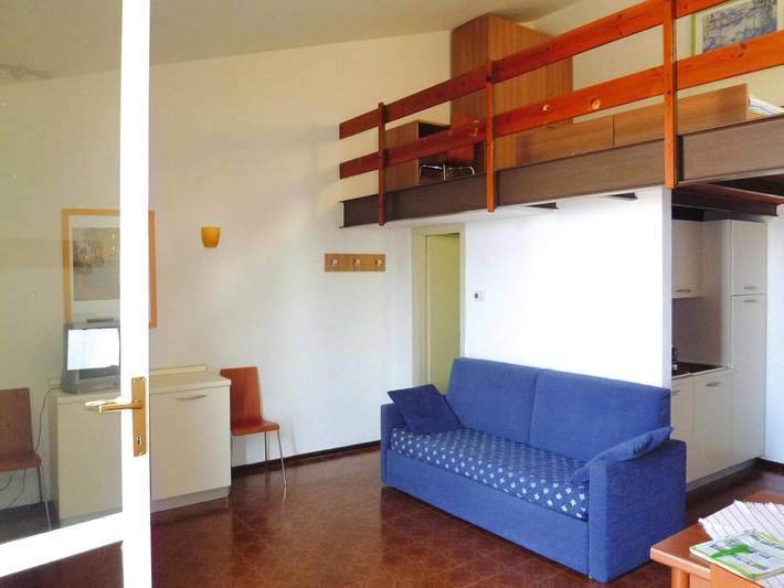 Gîte pour 6 personnes, avec terrasse ainsi que bassin pour enfant et piscine à Garde - 3