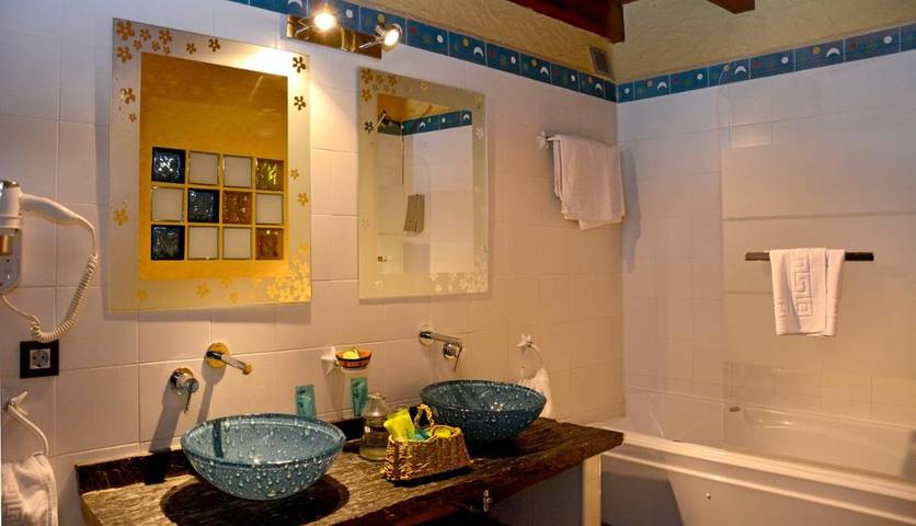 Casa rural para 4 personas, con jacuzzi y jardín, Familias con niños en Montaña de Luna - 4