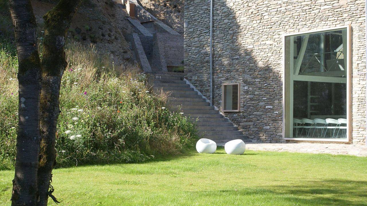 Vakantiehuis voor 34 personen met terras in Daverdisse, Neufchâteau en omgeving