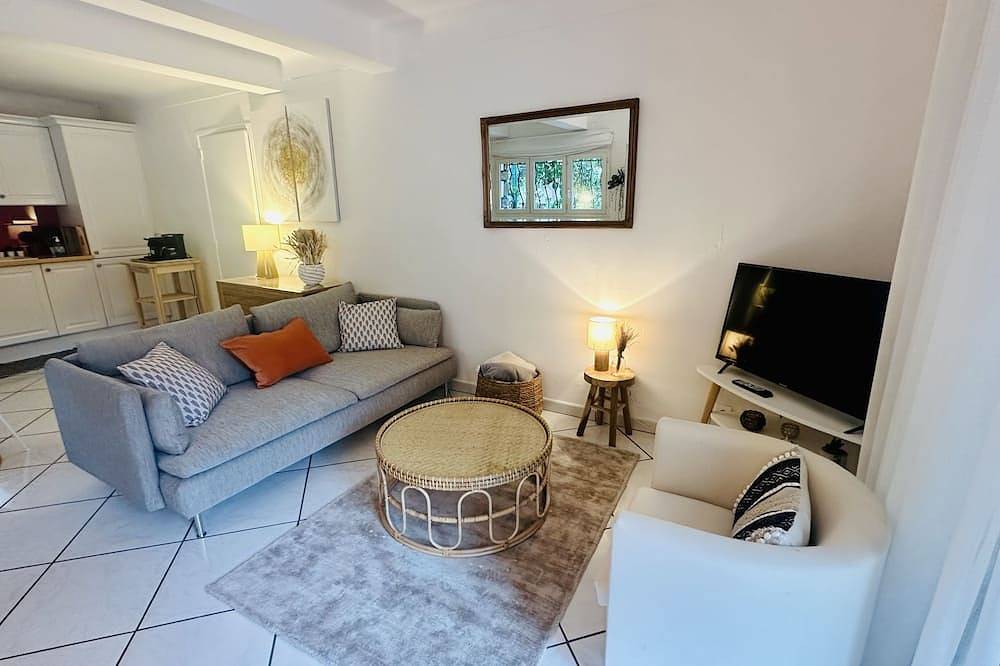 Geheel appartement, Bel F3 74m2 Bas van Villa 4P in vrede. 1 km van zee en winkels. privé wifi parkeren. in Boulouris, Saint-Raphaël
