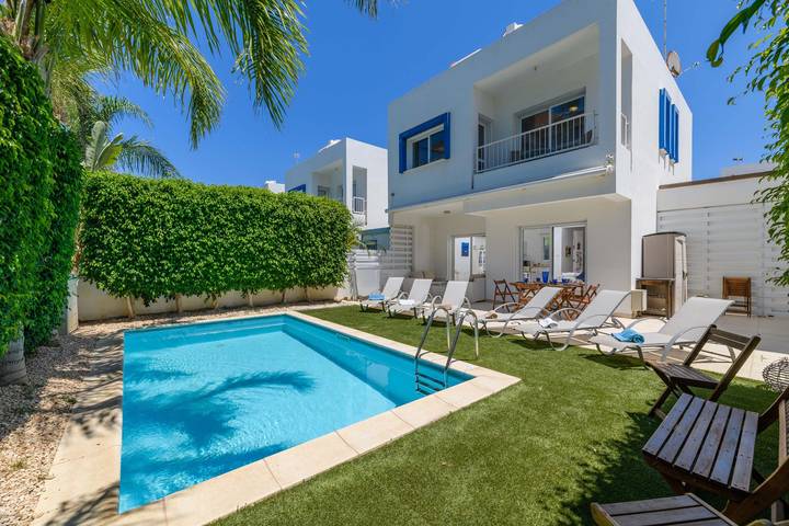 Ferienhaus für 6 Personen, mit Balkon und Terrasse sowie Garten in Südzypern