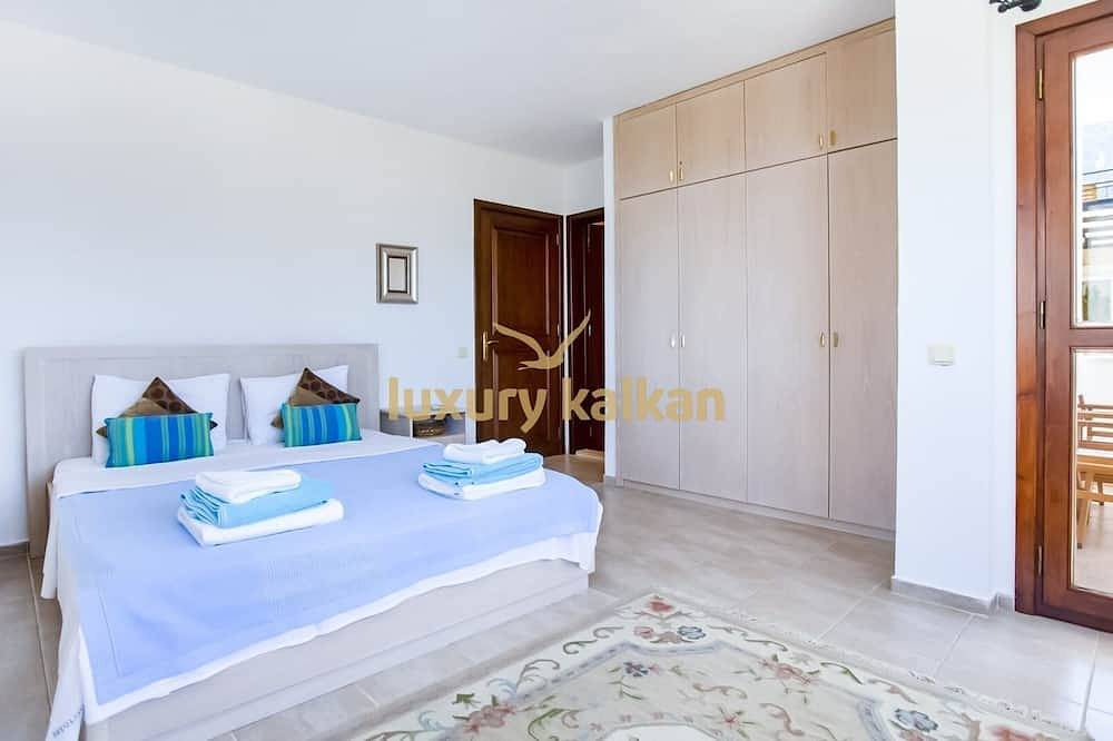 Located on Kalkan's Kalamar road, with a capacity of six people. in Antalya, Antalya Province