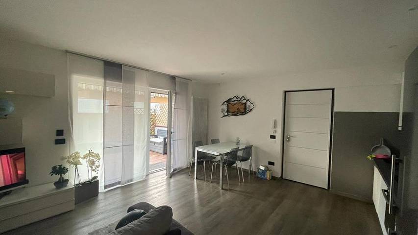 Gîte pour 4 personnes, avec jardin ainsi que piscine et terrasse, animaux acceptés à Tenno - 2