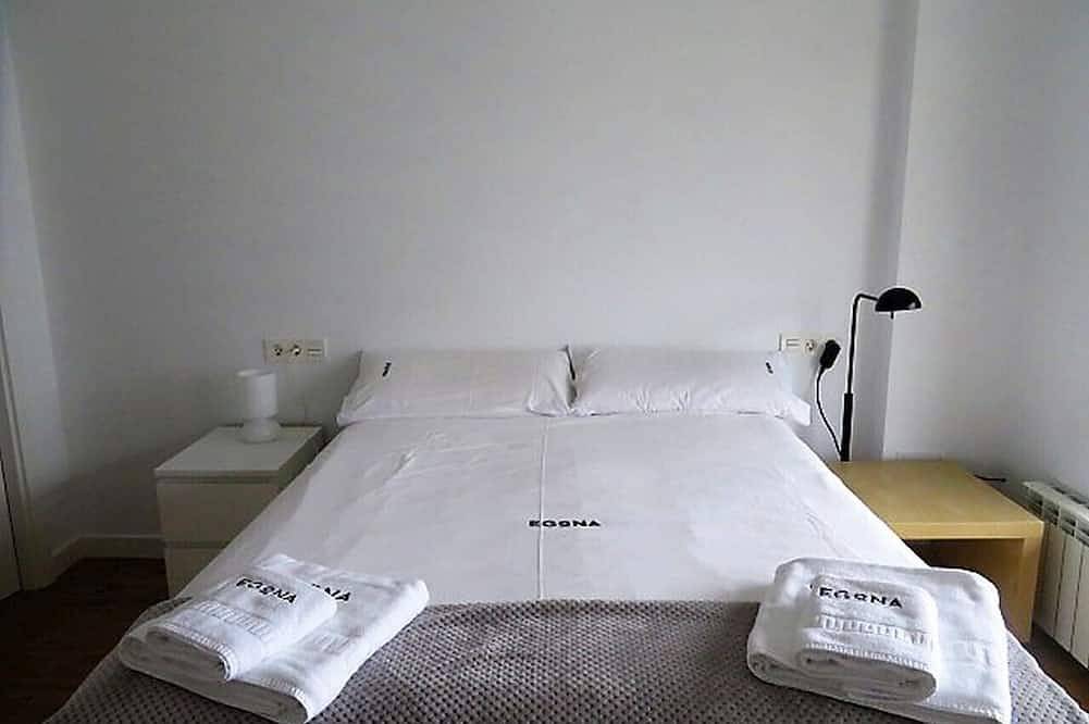 Entire apartment, Apartment Euromar - Pool, tennis, beach and incredible view,  by Egona in Zarautz, Basque Coast (Spain)