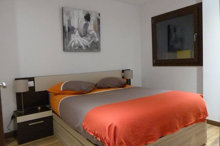 Ganze Wohnung, New nice apartment with private garage, 400m from Funicamp in Encamp in Grandvalira