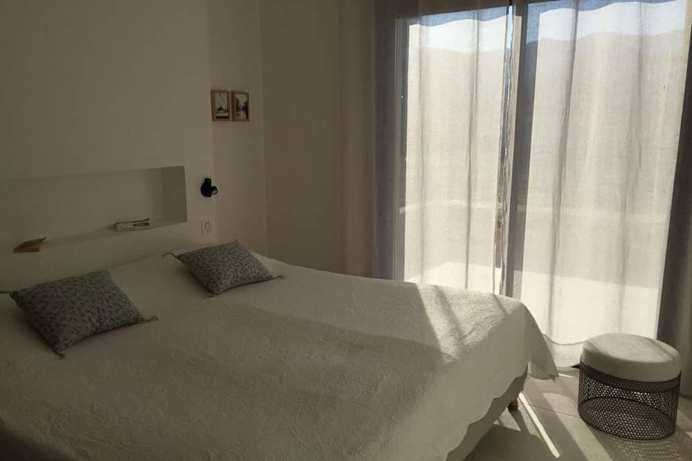 Comfortable 2-bedroom villa 500 metres from Lozari beach in Losari, Palasca