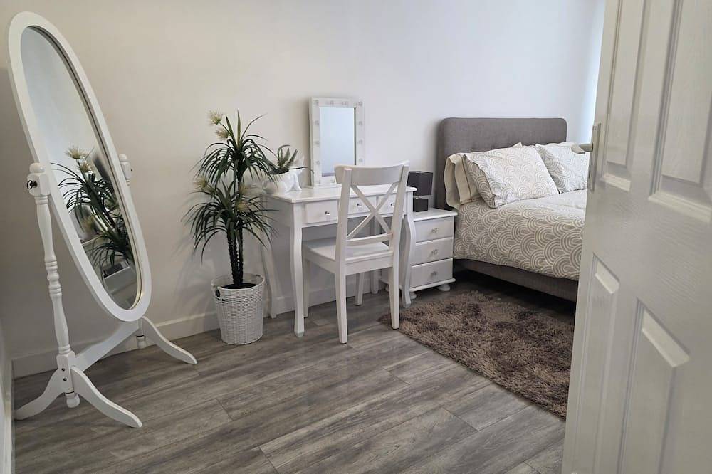 Kans Comfort, a comfortable 4 Bdr House in Southend-on-Sea, Östliches England