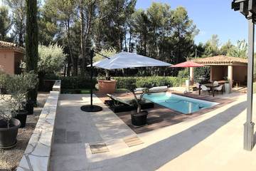 Gîte pour 8 personnes, avec balcon et jardin à Pourrières